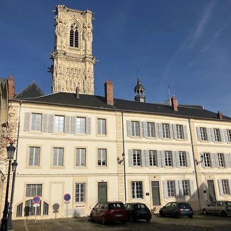La Chapelle, Les Suites Du Palais, L'Unique 5 Etoiles De Nevers, Suite D'Exception, By Primo C0Nciergerie 외부 사진