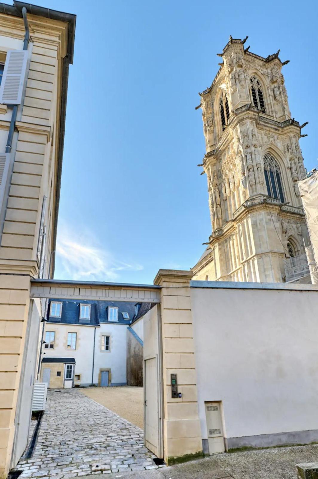 La Chapelle, Les Suites Du Palais, L'Unique 5 Etoiles De Nevers, Suite D'Exception, By Primo C0Nciergerie 외부 사진